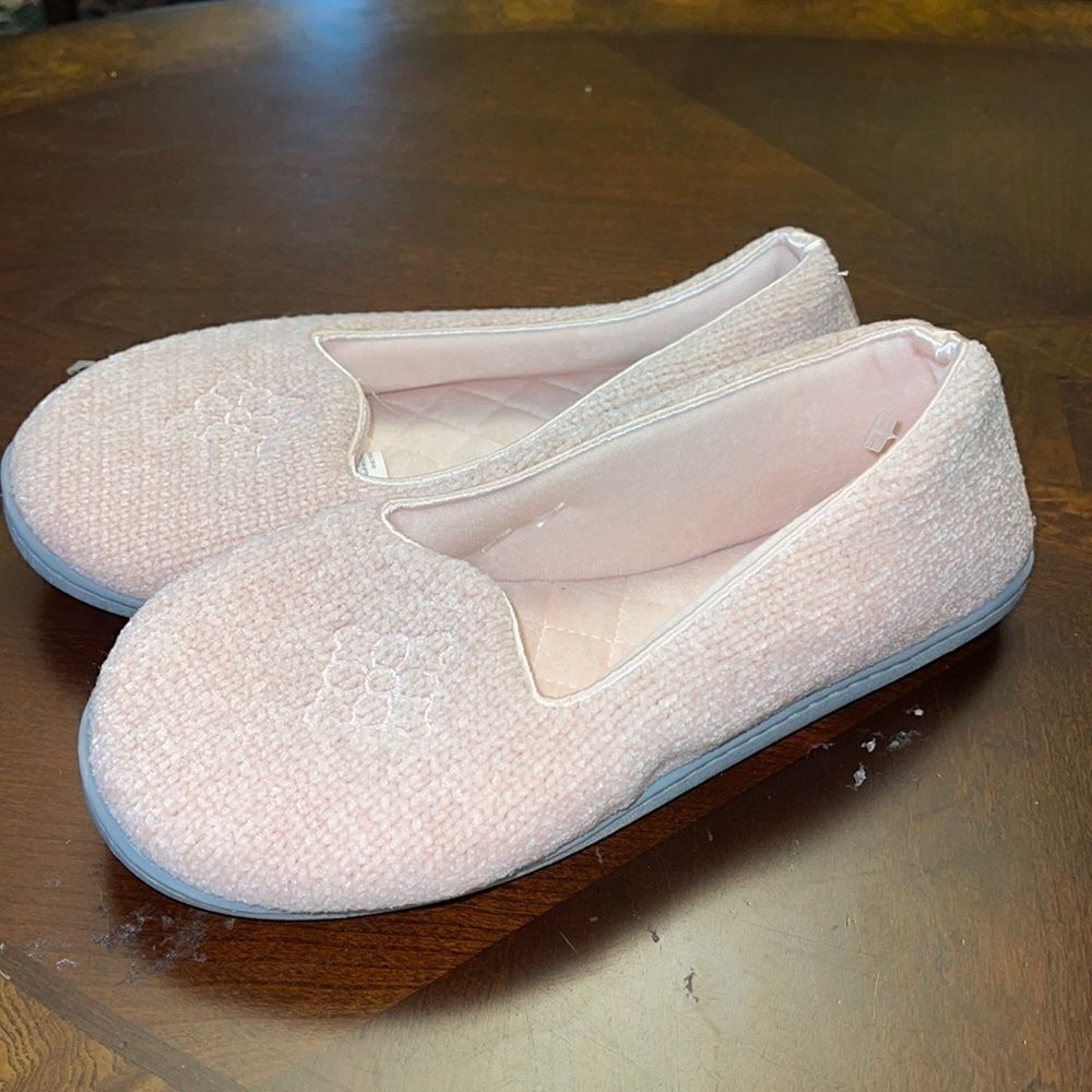 NWT Dearfoams women pink velvet slippers Medium